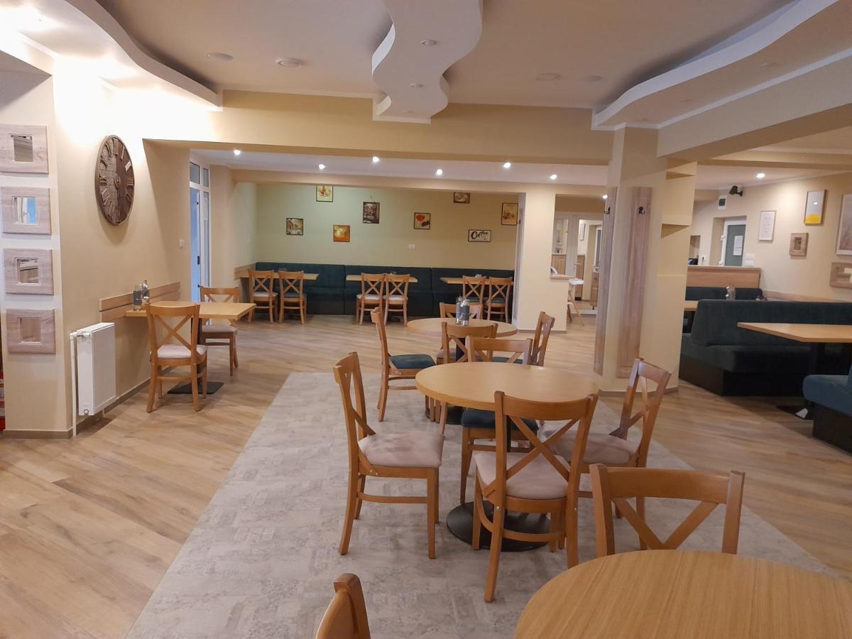 Hotel Caras أورافيتا المظهر الخارجي الصورة