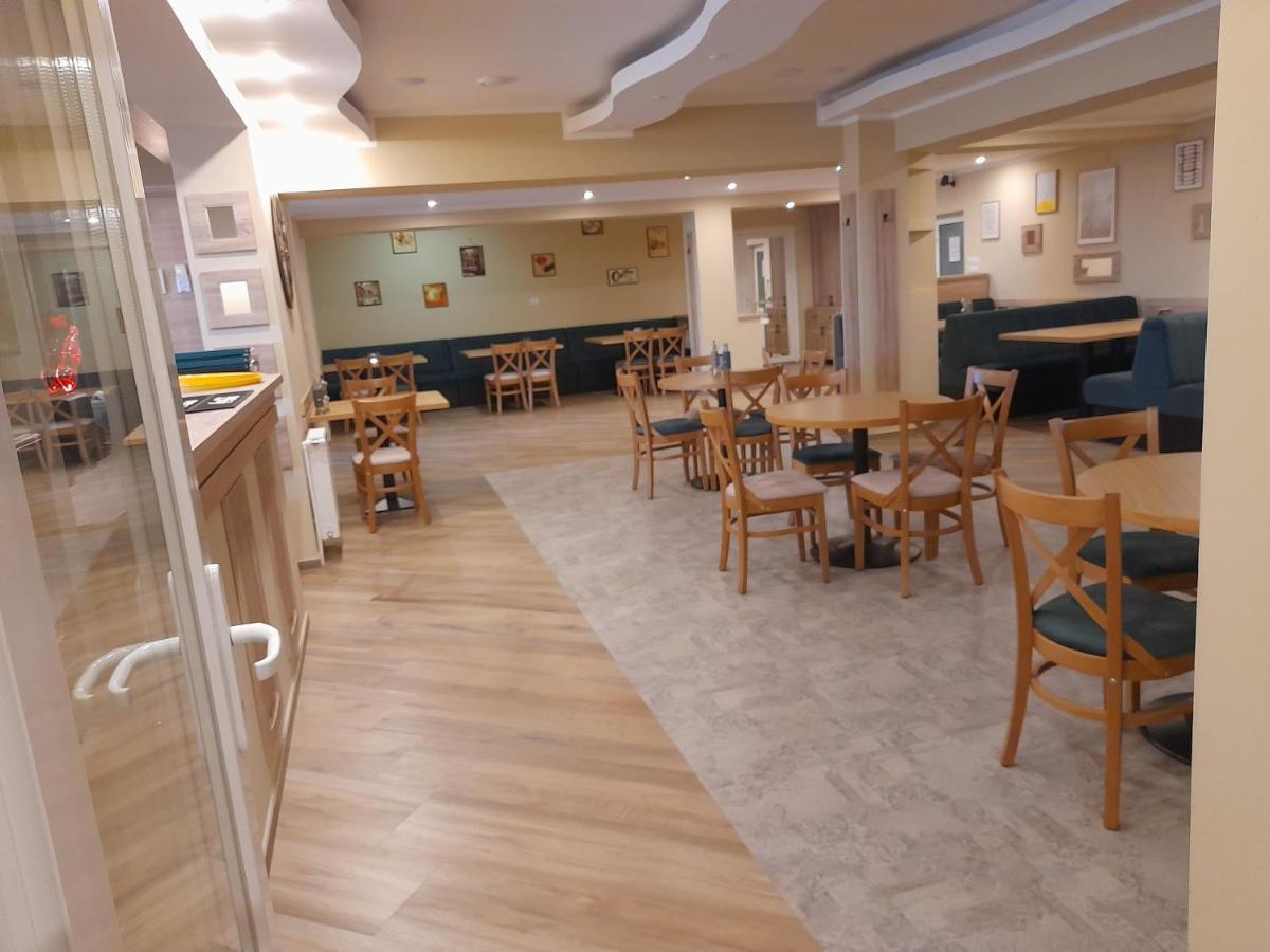 Hotel Caras أورافيتا المظهر الخارجي الصورة